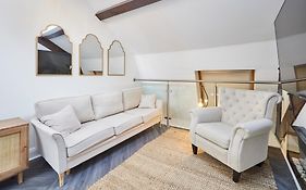 Host & Stay - Queen Square Hideaway